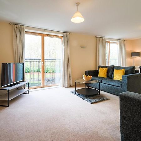 Huntley House Villa Milton Keynes Buitenkant foto