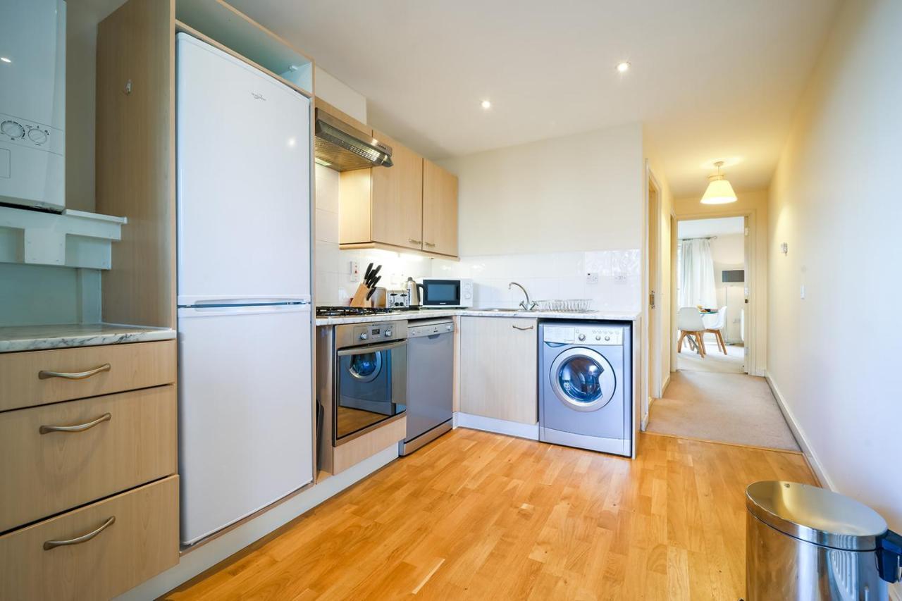 Huntley House Villa Milton Keynes Buitenkant foto
